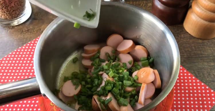 Ajouter la ciboulette hachée.