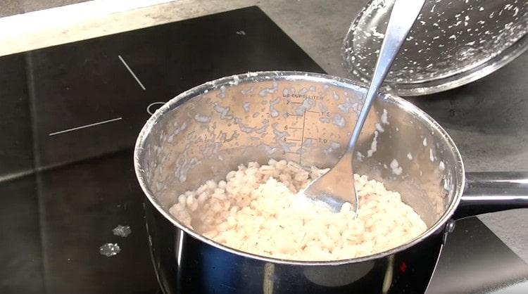 Nu ved du hvordan og hvor meget man kan koge byg i vand.