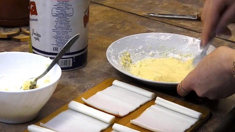 Разбъркайте тесто до гладкост.