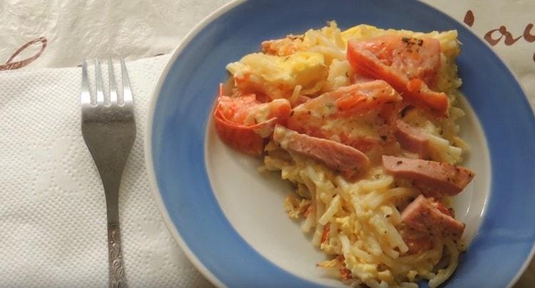 Tão delicioso e rápido que você pode cozinhar macarrão com um ovo em uma panela.