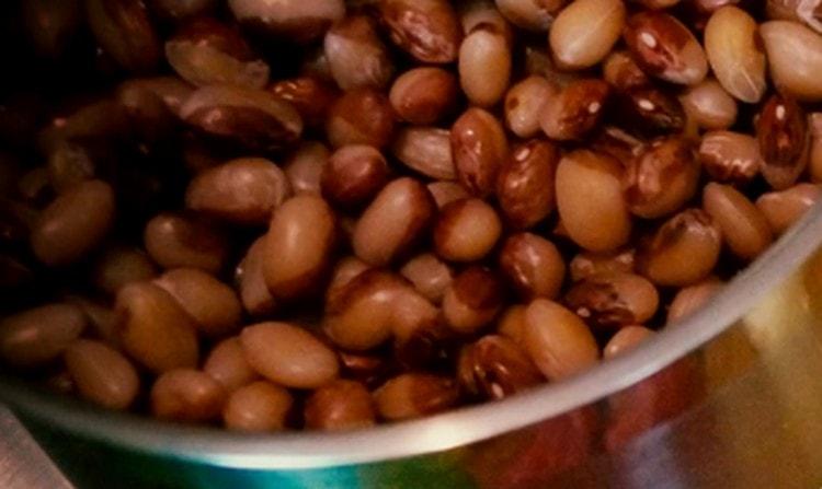 Bohnen müssen zuerst gekocht werden.