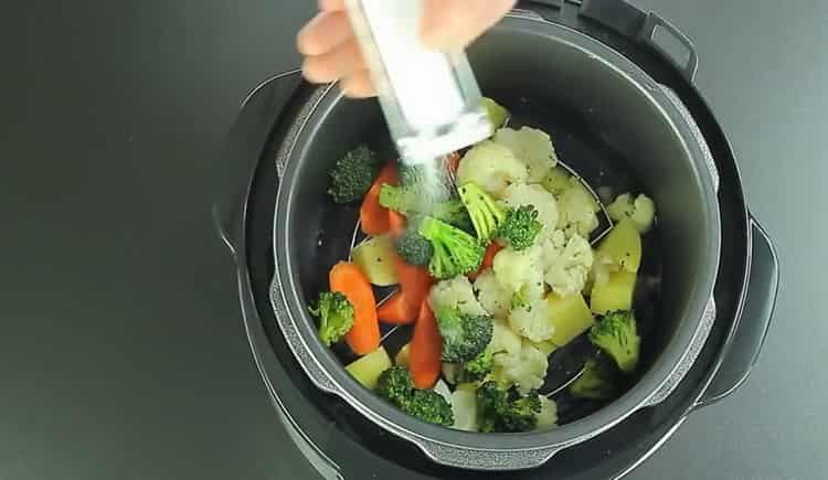 Para cocinar verduras al vapor, salar los ingredientes