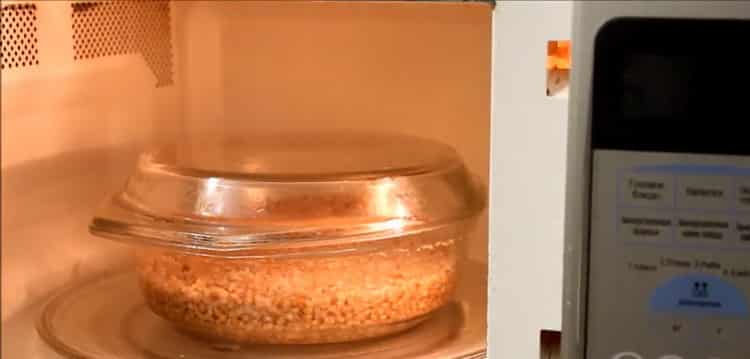 Delicious buckwheat in the microwave in just 15 minutes