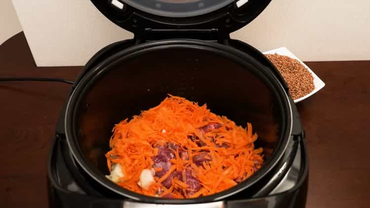 כיצד לבשל כוסמת עם בשר בכיריים איטיות