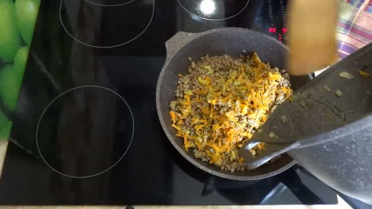 Sajauciet sastāvdaļas vārīšanai.