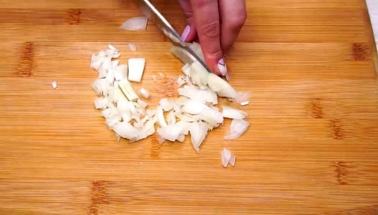 За да приготвите елда, подгответе съставките