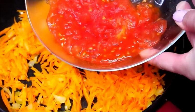 За да направите елда, добавете домати