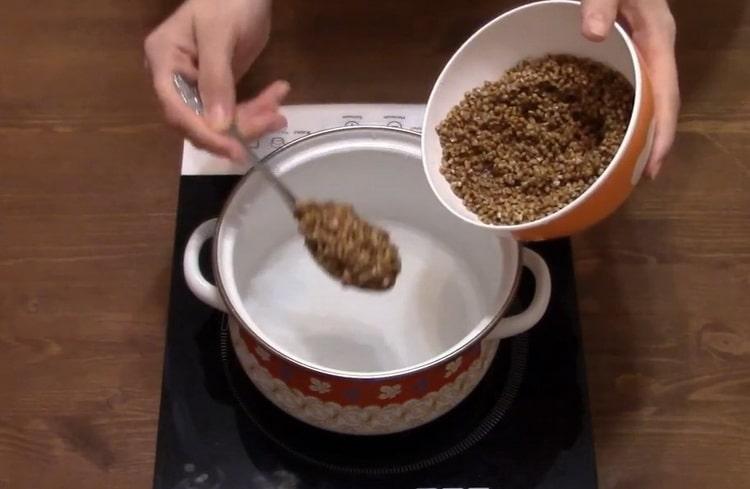 For at fremstille grød skal du tilberede ingredienserne