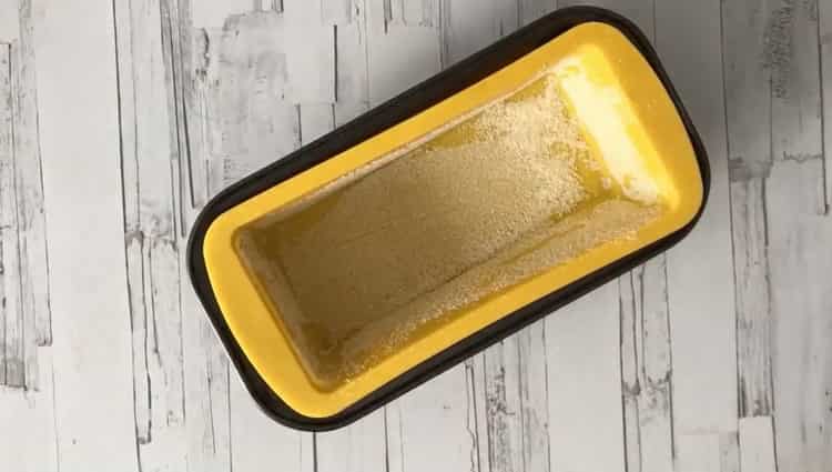 Upang maghanda ng puding, maghanda ng isang form