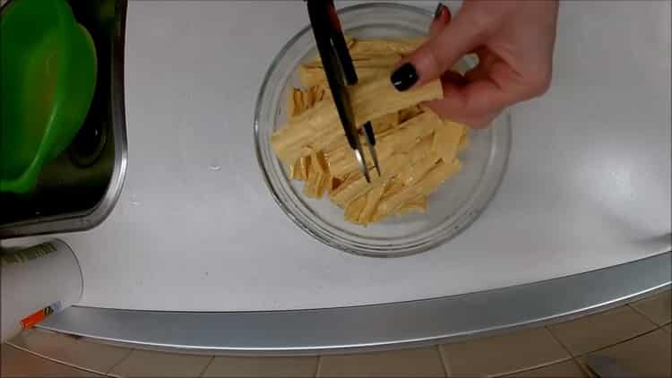 Pentru sparanghel, toacă ingredientele