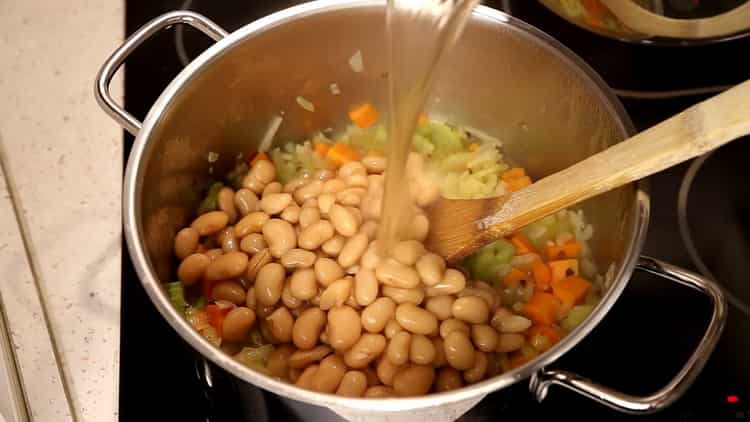 Adicione a sopa para fazer a sopa