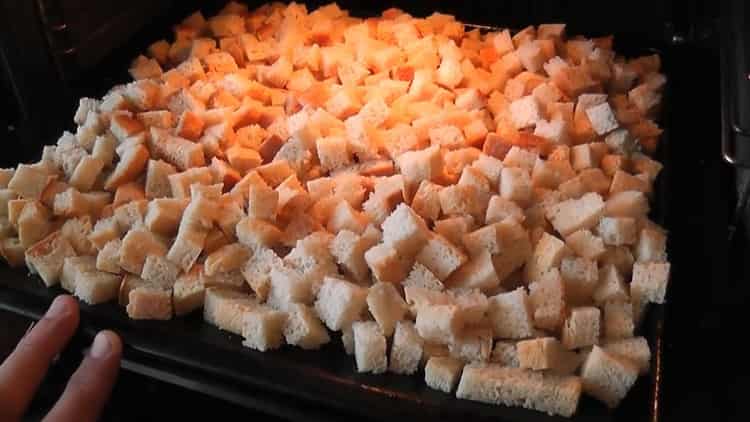 Per cuinar crackers, escalfeu el forn