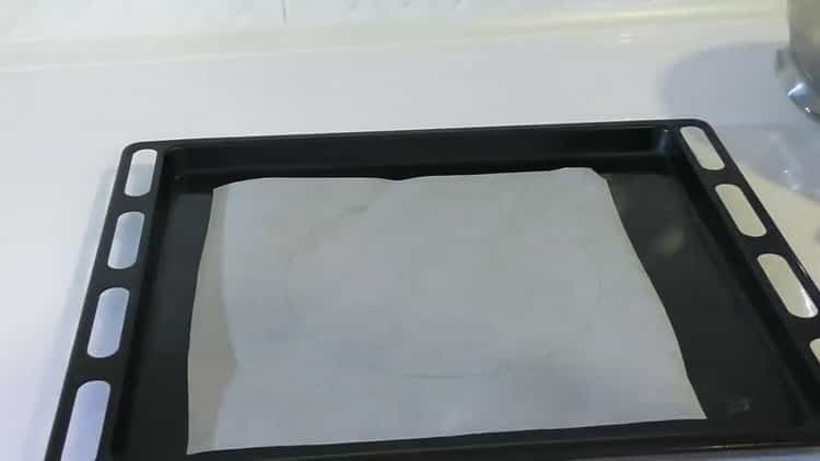 להכנת עוגה הכינו תבנית