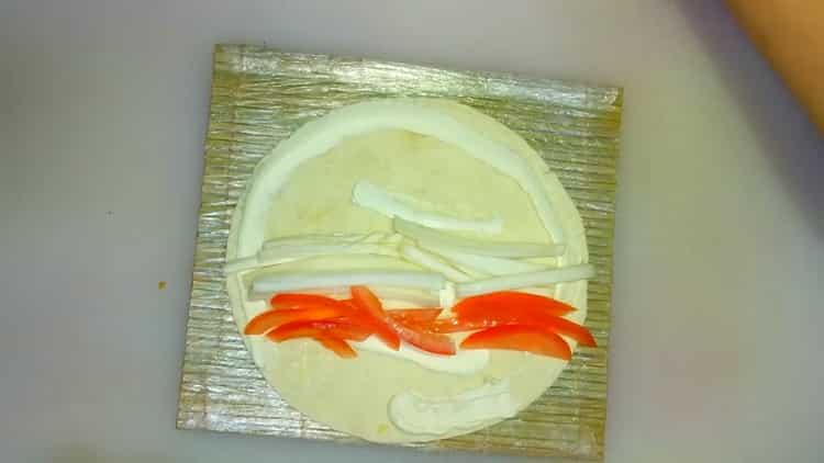 Prepare os ingredientes para a tortilla.