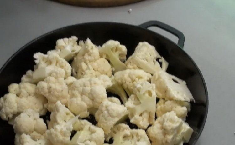 Prepara el repollo para cocinar