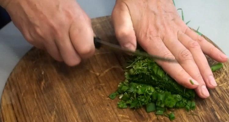 Para cocinar, corte las verduras