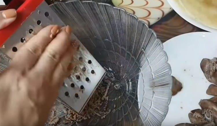 Třete játra na struhadle.