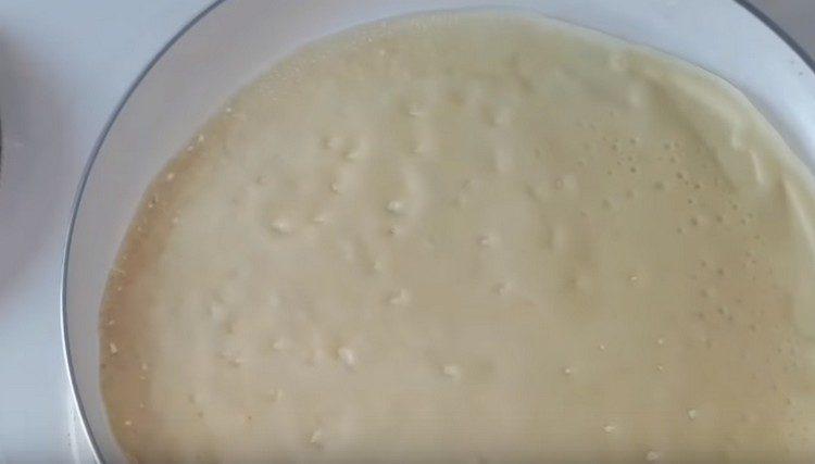 Smažení palačinek.