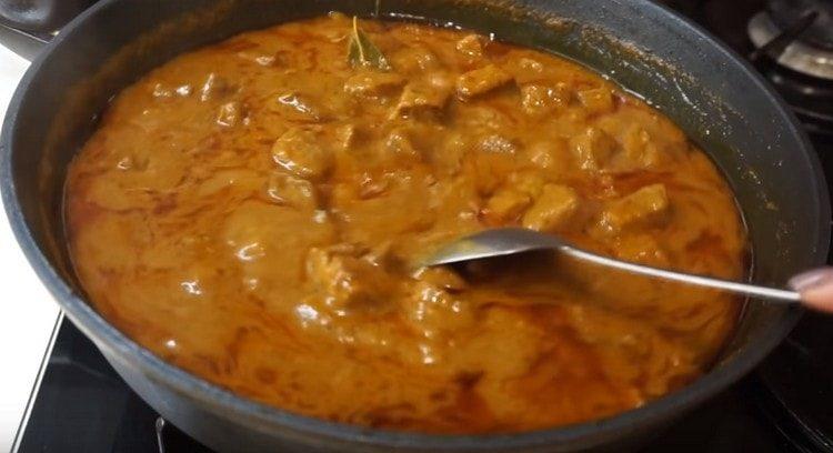 Ini adalah resipi klasik untuk goulash daging lembu dengan kuah.