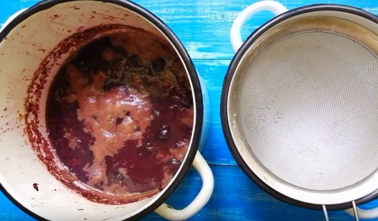 Hervir la masa de uva.