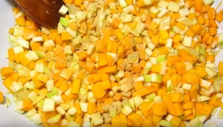 Se amestecă toate ingredientele tocate, se adaugă ghimbir măcinat.