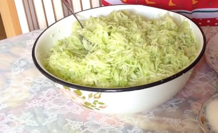 Dovlecelul meu și grătarul sau trece printr-o mașină de tocat carne.