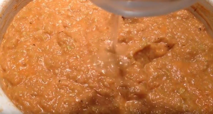 Adăugați oțet în caviarul rezultat.