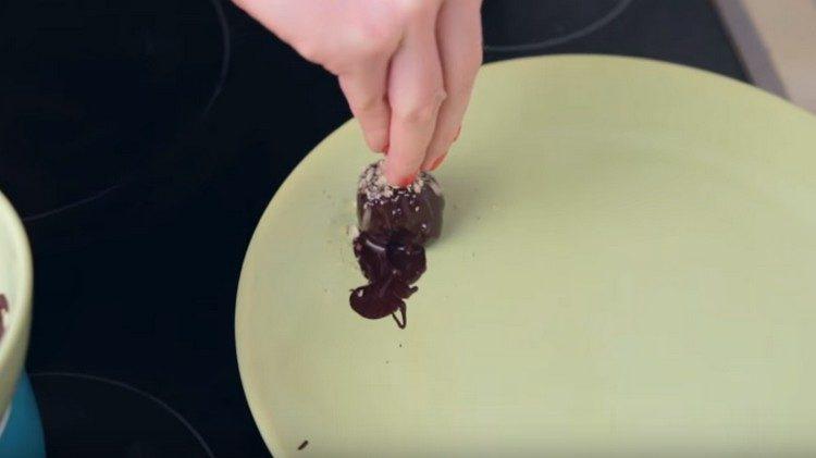 drys slik med hasselnødder.