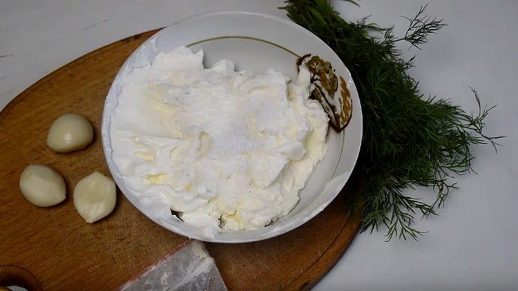 Poseu la crema al bol.