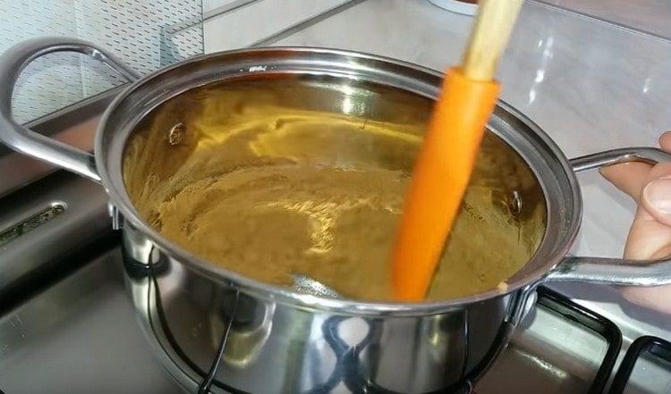 Schokoladenfondant kochen.