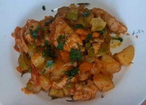 Gătim o tocană delicioasă de legume cu pui conform unei rețete pas cu pas cu o fotografie.