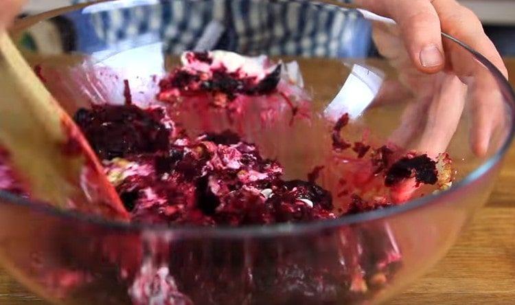 فستان السلطة مع المايونيز العجاف.