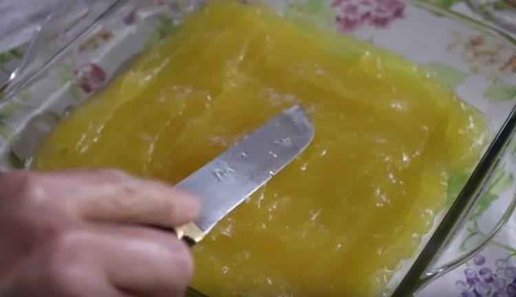 Lasă masa să se solidifice.