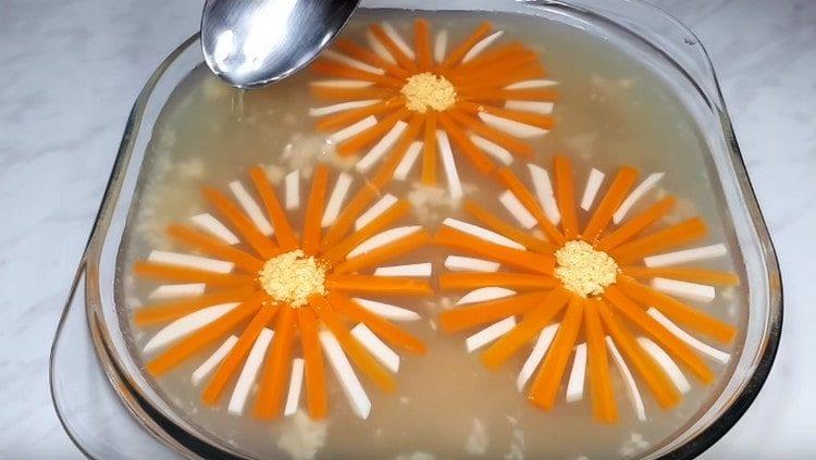 Когато бижутата са фиксирани, те могат да бъдат напълно напълнени с бульон.