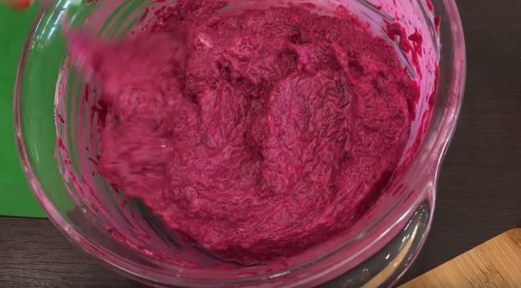 Mélanger les ingrédients.