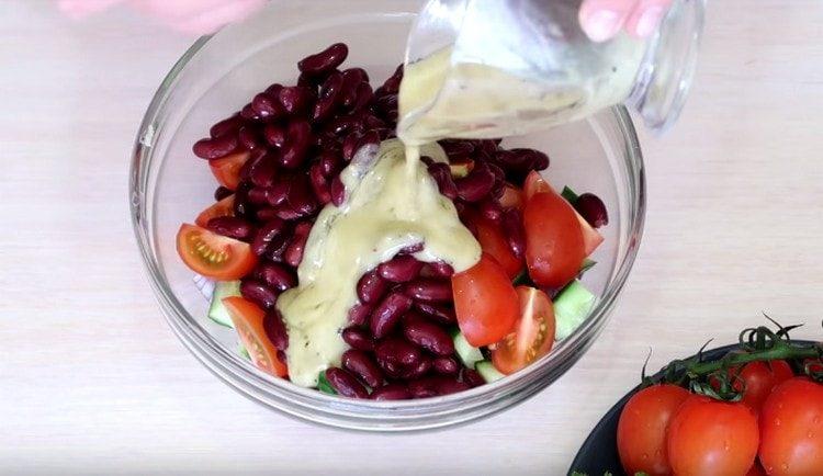 Afegiu el guarniment.