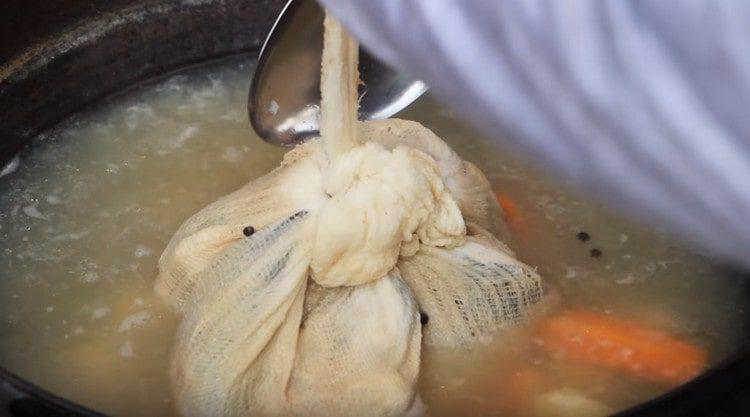 Balık kafalarıyla düğümü çıkardık.