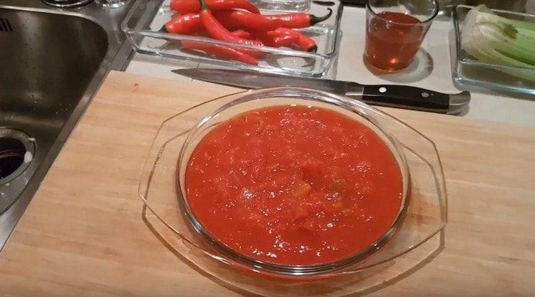 também precisamos de tomates em nosso próprio suco.