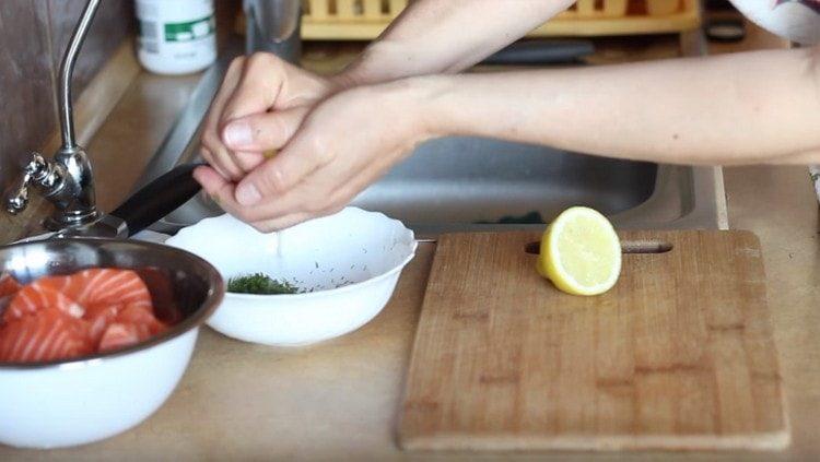 Grind greens, mix it with vegetable oil, lemon juice, salt and pepper.