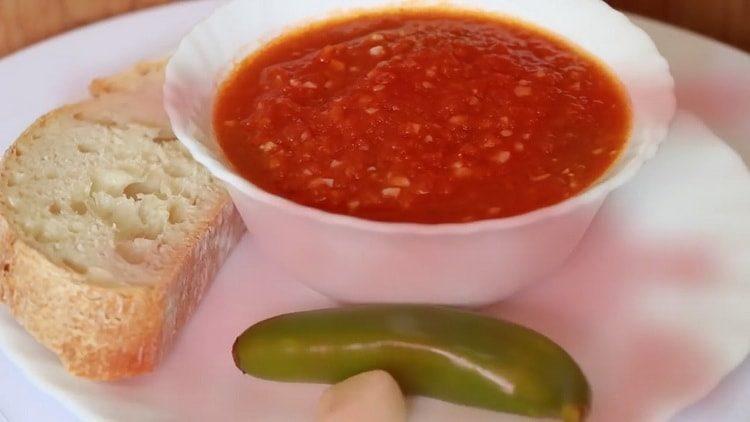 La recepta de pas a pas amb adjika casolana amb fotos