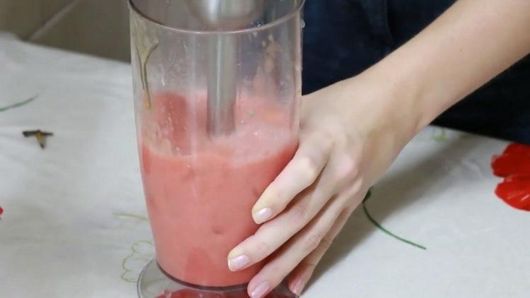 טוחנים את החומרים