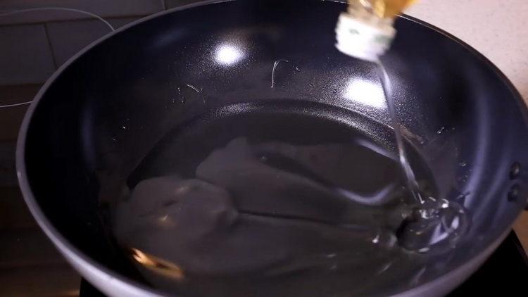 Zahřejte olej na vaření