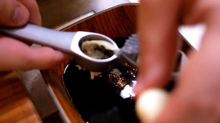 Smíchejte ingredience na vaření.