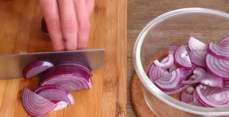 nakrájejte cibuli