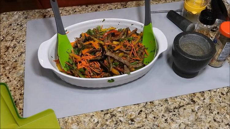 Recette pas à pas pour la viande d'aubergines avec photo