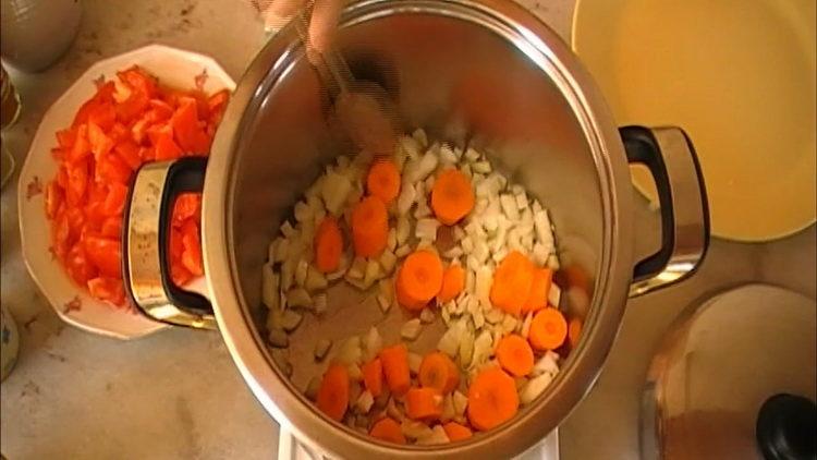 prăjiți ingredientele