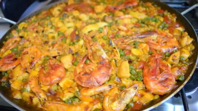 Paella spaniolă cu fructe de mare 🍲