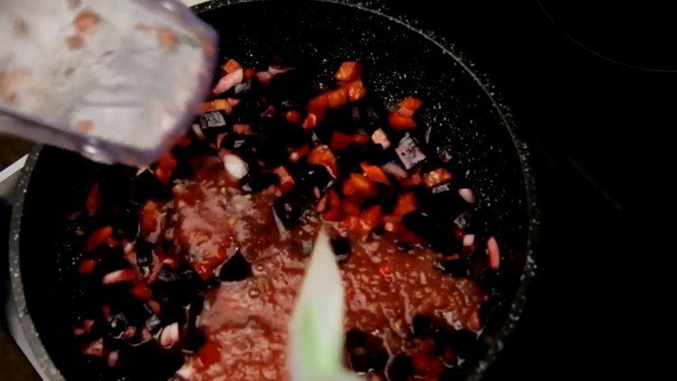 Magdagdag ng kamatis upang lutuin