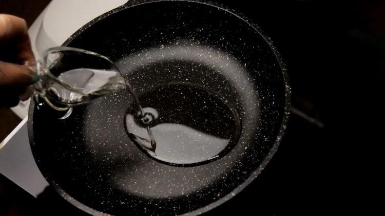 Init ang kawali upang lutuin