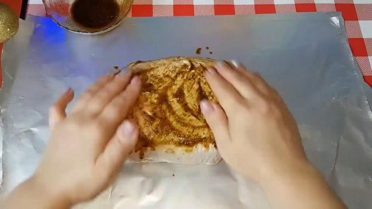 свинско месо във фурната намажете с месо